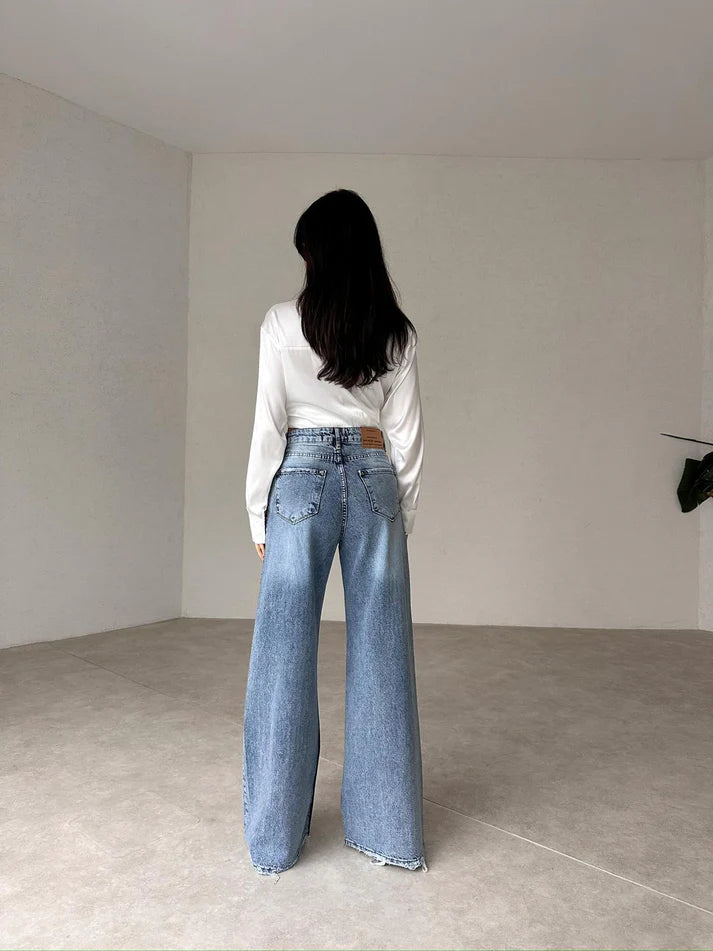 Effortless Wide-Leg Denim Trousers 👖